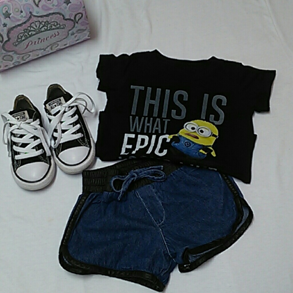 Toddler girls size 4 denim shorts and minion shirt
